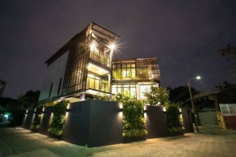 Casa de 4 dormitorios en Bangkok, Tailandia № 180935 - foto 20