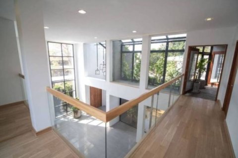 Casa de 4 dormitorios en Bangkok, Tailandia № 180935 - foto 8