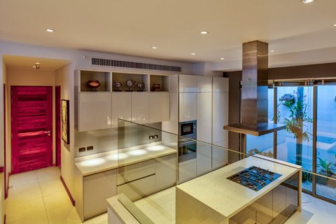 Casa de 7 dormitorios en Phuket, Tailandia № 180939 - foto 19