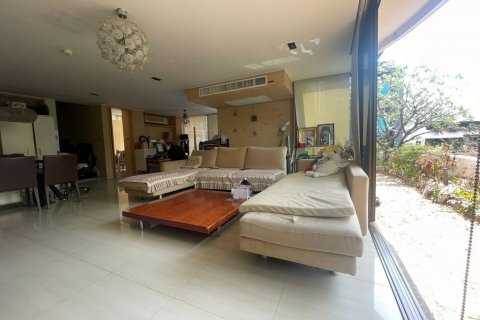 Condo in Bangkok, Thailand, 2 bedrooms  № 65496