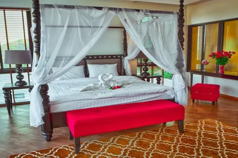 Chalet de 7 dormitorios en Phuket, Tailandia № 190635 - foto 11