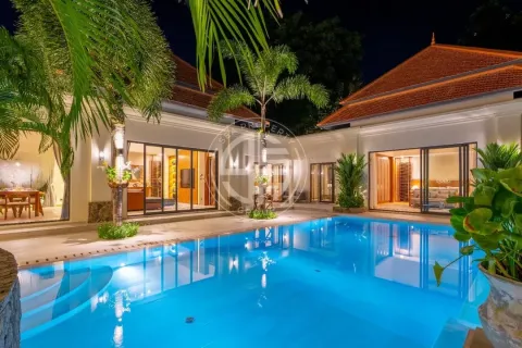 Chalet de 4 dormitorios en Phuket, Tailandia № 190640 - foto 24