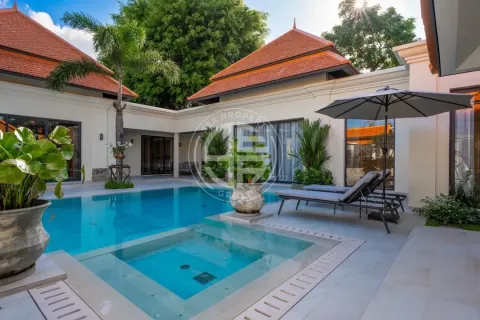 Chalet de 4 dormitorios en Phuket, Tailandia № 190640 - foto 21