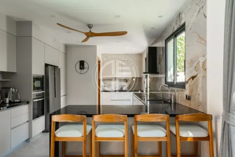 Chalet de 4 dormitorios en Phuket, Tailandia № 190640 - foto 19