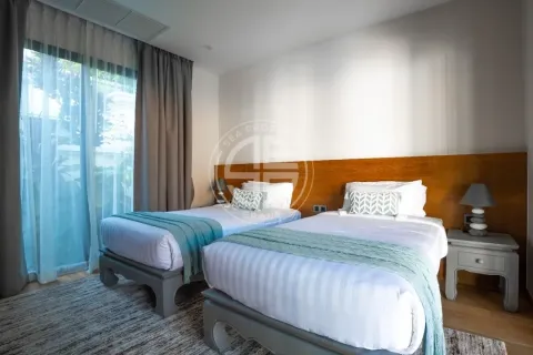 Chalet de 4 dormitorios en Phuket, Tailandia № 190640 - foto 17