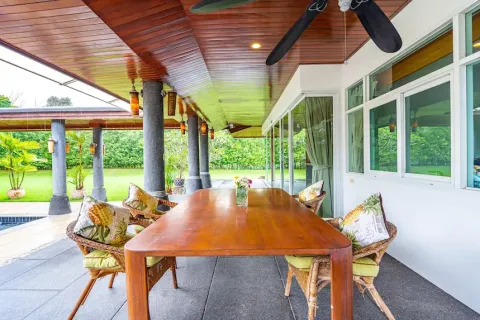 Chalet de 6 dormitorios en Pa Klok, Tailandia № 190639 - foto 6