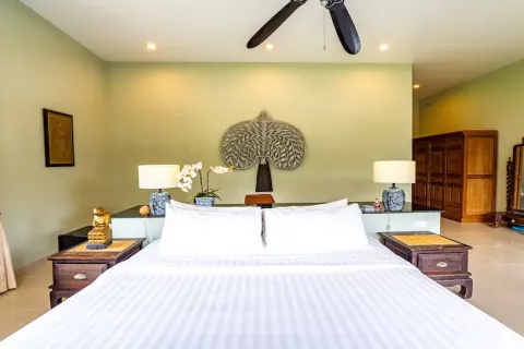 Chalet de 6 dormitorios en Pa Klok, Tailandia № 190639 - foto 13
