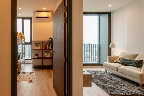 Condominio de 2 dormitorios en Phra Khanong, Bangkok, Tailandia № 143070 - foto 5