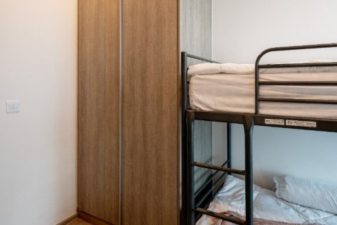 Condominio de 2 dormitorios en Phra Khanong, Bangkok, Tailandia № 143070 - foto 10