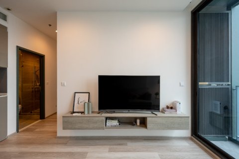 Condominio de 2 dormitorios en Phra Khanong, Bangkok, Tailandia № 143070 - foto 3