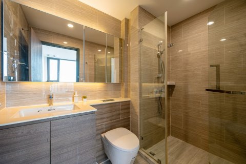 Condominio de 2 dormitorios en Phra Khanong, Bangkok, Tailandia № 143070 - foto 8