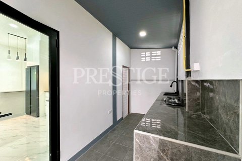 Casa de 3 dormitorios en Pattaya, Tailandia № 220687 - foto 9