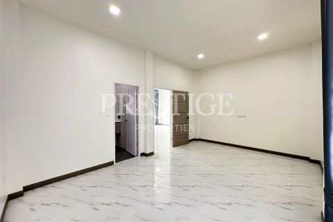 Casa de 3 dormitorios en Pattaya, Tailandia № 220687 - foto 10