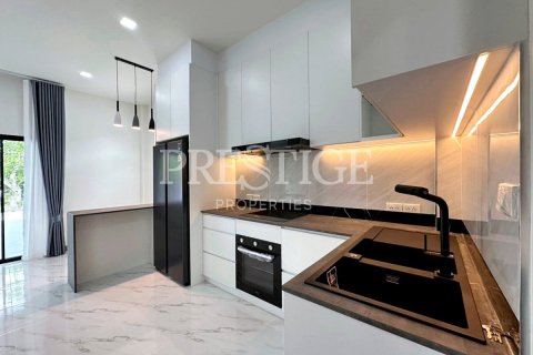 Casa de 3 dormitorios en Pattaya, Tailandia № 220687 - foto 7