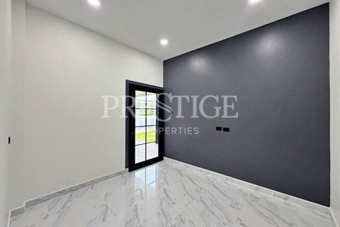 Casa de 3 dormitorios en Pattaya, Tailandia № 220691 - foto 9