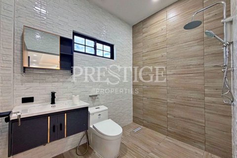 Casa de 3 dormitorios en Pattaya, Tailandia № 220691 - foto 8