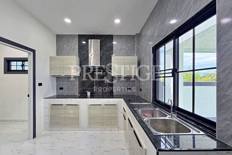 Casa de 3 dormitorios en Pattaya, Tailandia № 220691 - foto 5