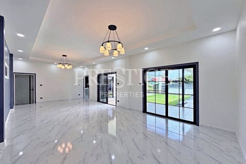 Casa de 3 dormitorios en Pattaya, Tailandia № 220691 - foto 2