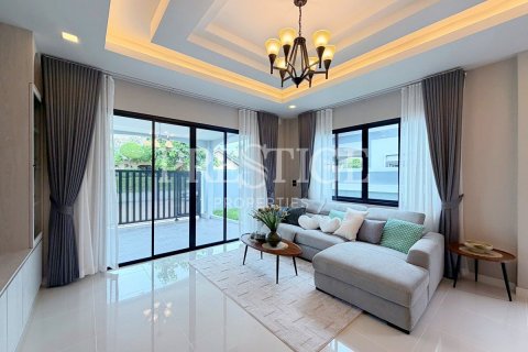 Casa de 3 dormitorios en Pattaya, Tailandia № 220686 - foto 3