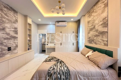 Casa de 3 dormitorios en Pattaya, Tailandia № 220686 - foto 18