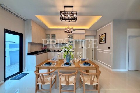 Casa de 3 dormitorios en Pattaya, Tailandia № 220686 - foto 5