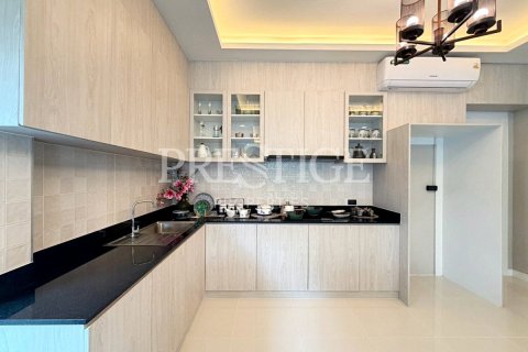 Casa de 3 dormitorios en Pattaya, Tailandia № 220686 - foto 8