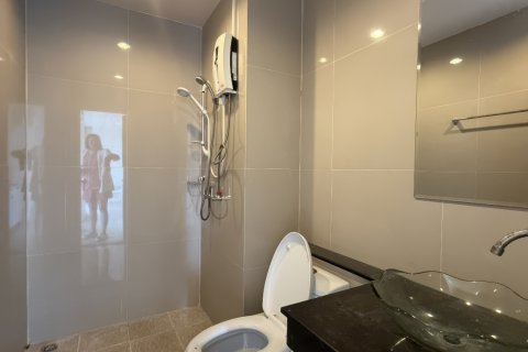 Apartamento de 2 dormitorios en Pattaya, Tailandia № 155485 - foto 15