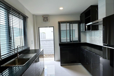 Haus in Bangkok, Thailand 4 Schlafzimmer № 190414 - Foto 9