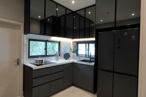 Casa de 4 dormitorios en Bang Phli Yai, Tailandia № 149516 - foto 5