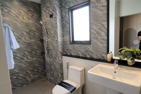 Casa de 4 dormitorios en Bang Phli Yai, Tailandia № 149516 - foto 18