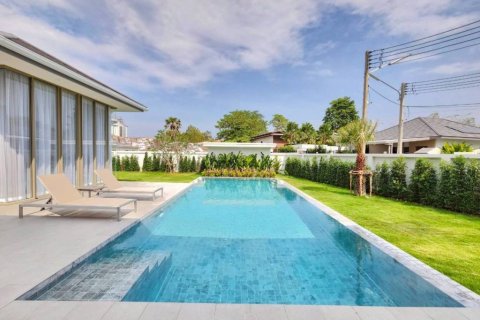 Chalet de 3 dormitorios en Hua Hin, Tailandia № 167129 - foto 3