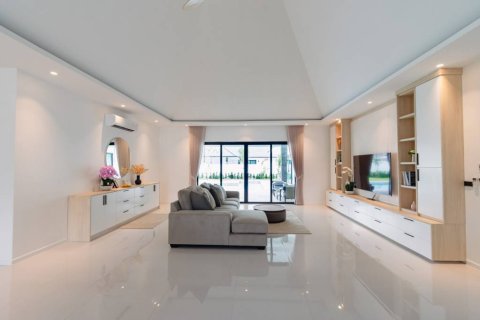 Chalet de 4 dormitorios en Hua Hin, Tailandia № 167127 - foto 4