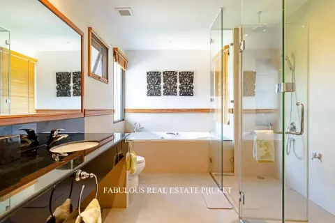 Villa in Bang Tao, Thailand 5 bedrooms № 179748 - photo 11