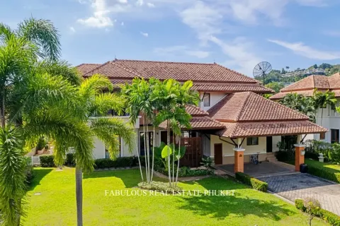 Villa in Bang Tao, Thailand 5 bedrooms № 179748 - photo 2