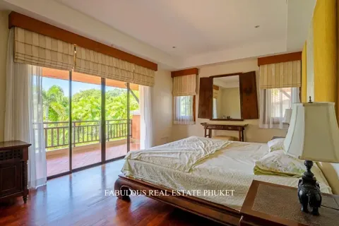 Villa in Bang Tao, Thailand 5 bedrooms № 179748 - photo 10