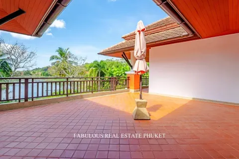 Villa in Bang Tao, Thailand 5 bedrooms № 179748 - photo 13