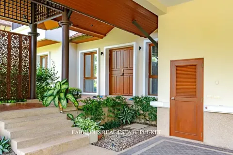 Villa in Bang Tao, Thailand 5 bedrooms № 179748 - photo 5