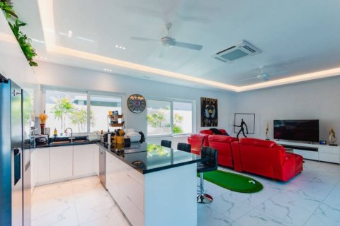Chalet de 3 dormitorios en Hua Hin, Tailandia № 116403 - foto 9