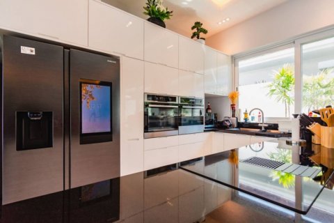 Chalet de 3 dormitorios en Hua Hin, Tailandia № 116403 - foto 10