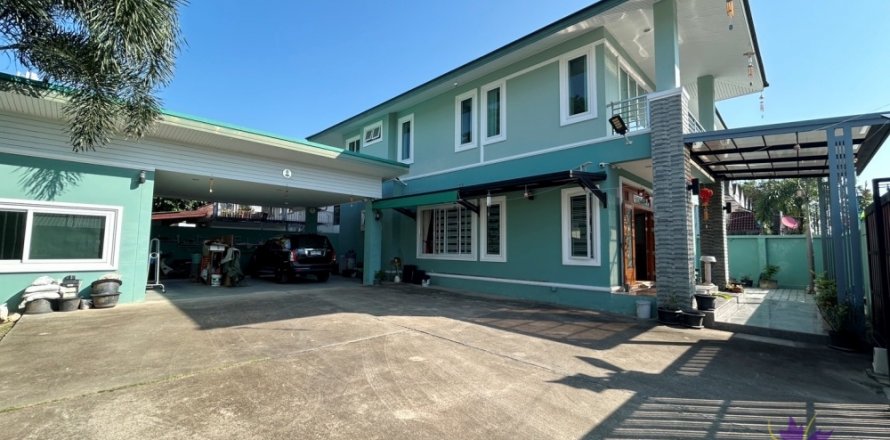 Casa de 3 dormitorios en Chiang Mai, Tailandia № 116839