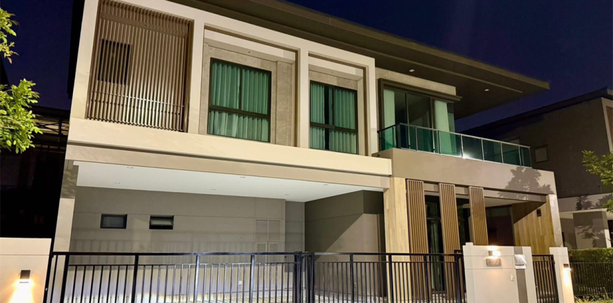 Haus in Bangkok, Thailand 4 Schlafzimmer № 190326