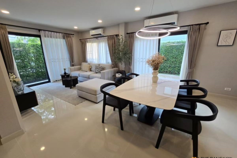 Casa de 4 dormitorios en Bangkok, Tailandia № 190328 - foto 7