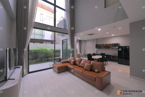 Haus in Bangkok, Thailand 4 Schlafzimmer № 190327