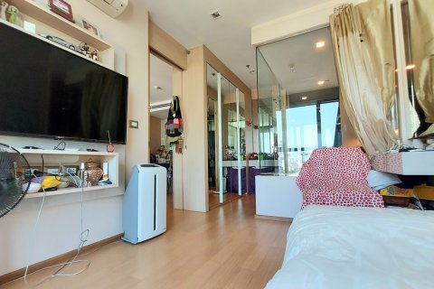 Condo in Watthana, Bangkok, Thailand, 1 bedroom № 201067 - photo 8