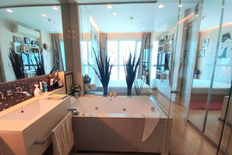 Condo in Watthana, Bangkok, Thailand, 1 bedroom № 201068 - photo 6