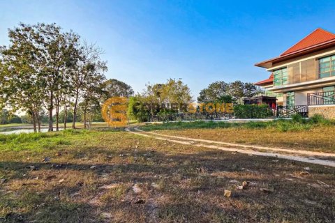 Terrain à Chonburi, Thaïlande № 180301