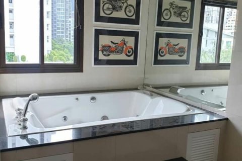 Ático de 5 dormitorios en Watthana, Bangkok, Tailandia № 133767 - foto 17