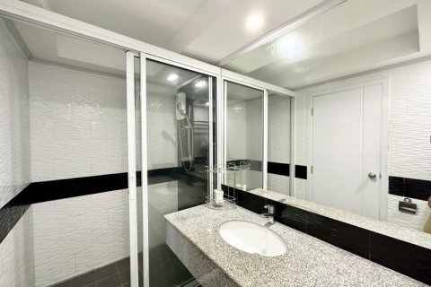 Condominio de 2 dormitorios en Pattaya, Tailandia № 74380 - foto 16