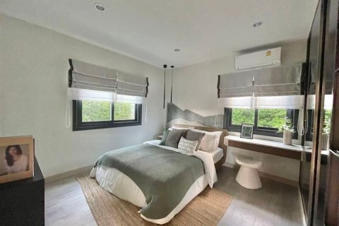 Casa de 4 dormitorios en Pattaya, Tailandia № 74381 - foto 7