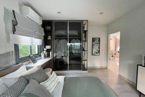 Casa de 4 dormitorios en Pattaya, Tailandia № 74381 - foto 6
